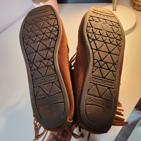 Minnetonka Moccasins 292 - Women's High Top Fringe Boot - Dusty Brown Suede - Picture 8 of 15